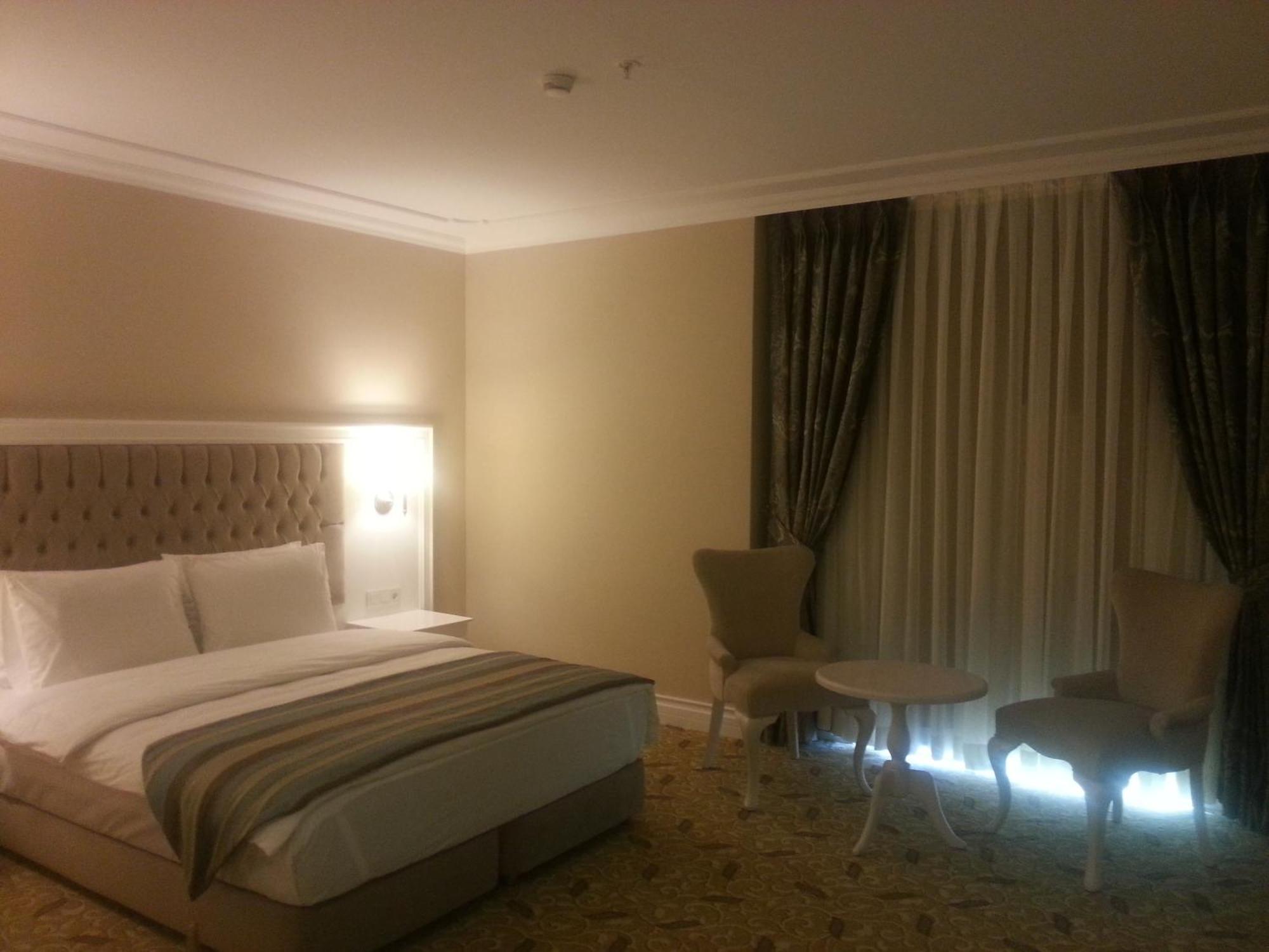 Luxor Garden Hotel Коджаели Стая снимка