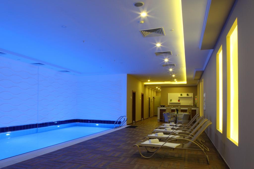 Luxor Garden Hotel Коджаели Екстериор снимка