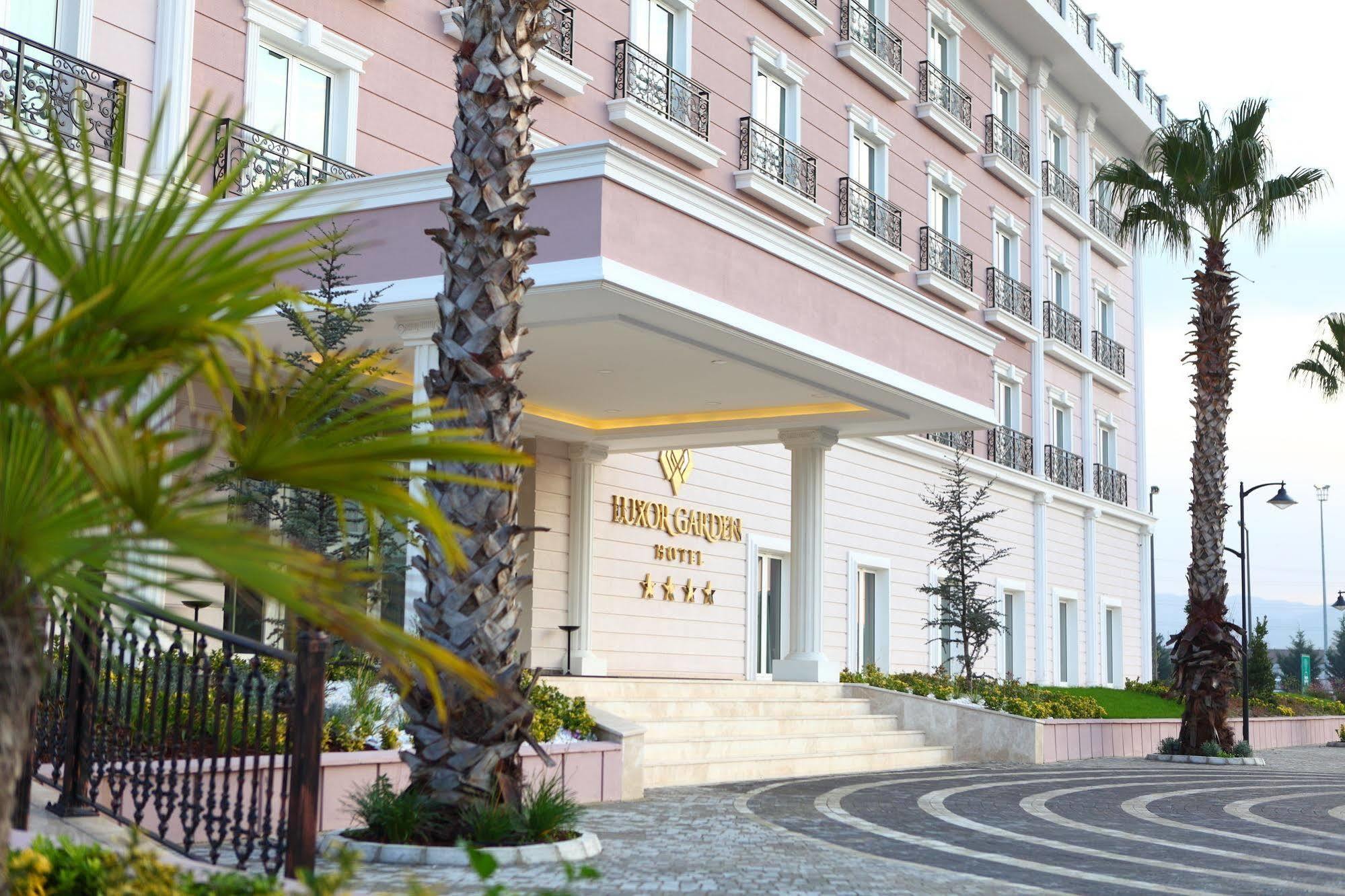 Luxor Garden Hotel Коджаели Екстериор снимка