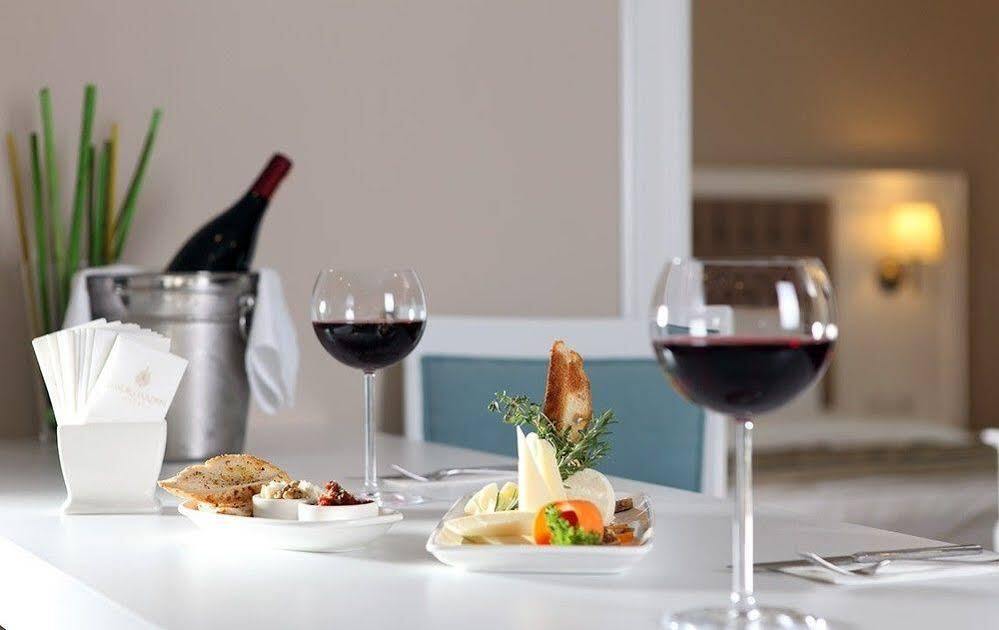 Luxor Garden Hotel Коджаели Екстериор снимка